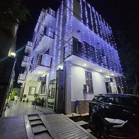 Hotel Shri Krishna Divine Dham Mathura Exteriér fotografie