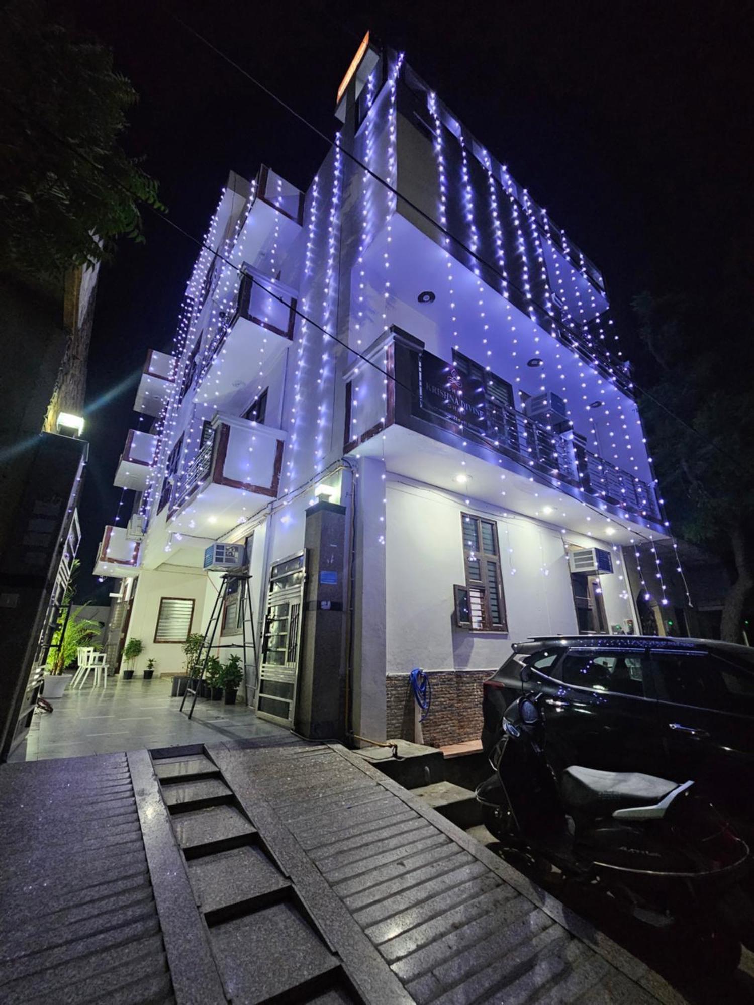 Hotel Shri Krishna Divine Dham Mathura Exteriér fotografie